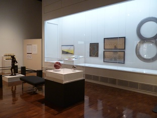 三木俊治のまなざし　《行列》の軌跡と語りかけるコレクション